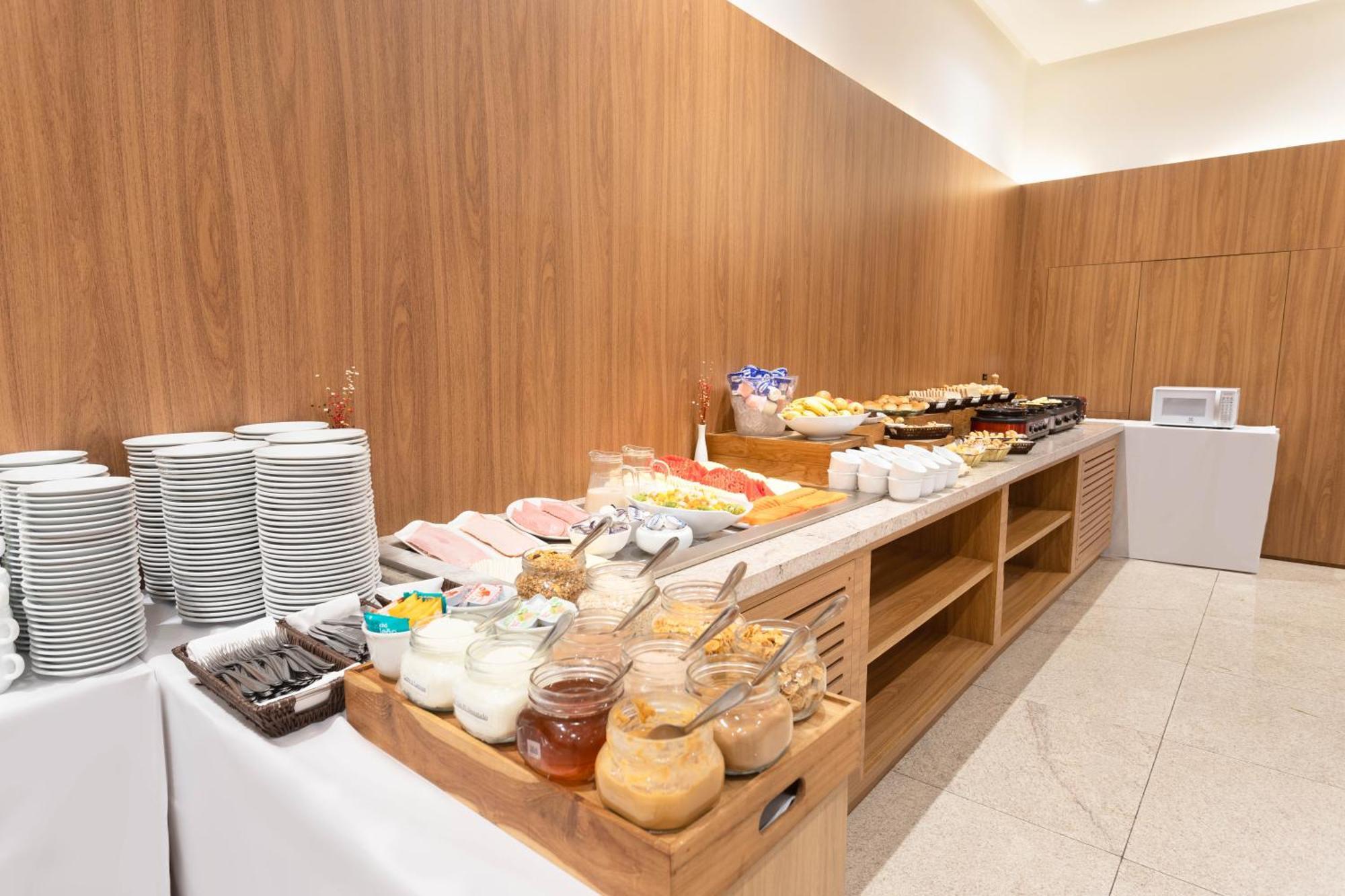 Ramada By Wyndham Alvorada 4* Brasilia